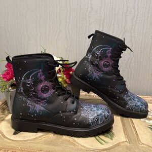 Yes We Vibe Sun & Moon Power Combat Boots Faux Leather Black Sole EU 42